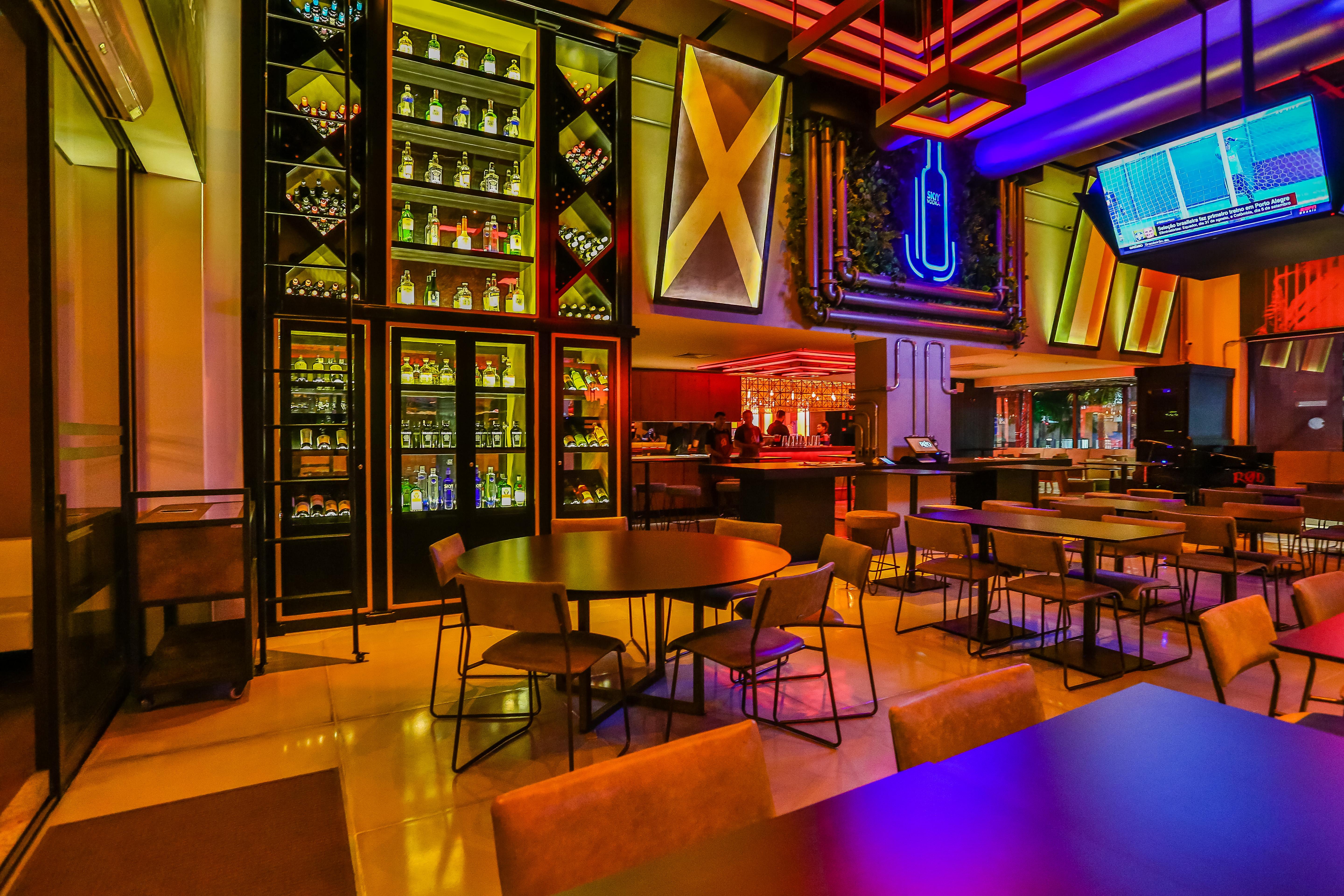 Готель Radisson Red Campinas Кампінас Екстер'єр фото The bar at the Wynn