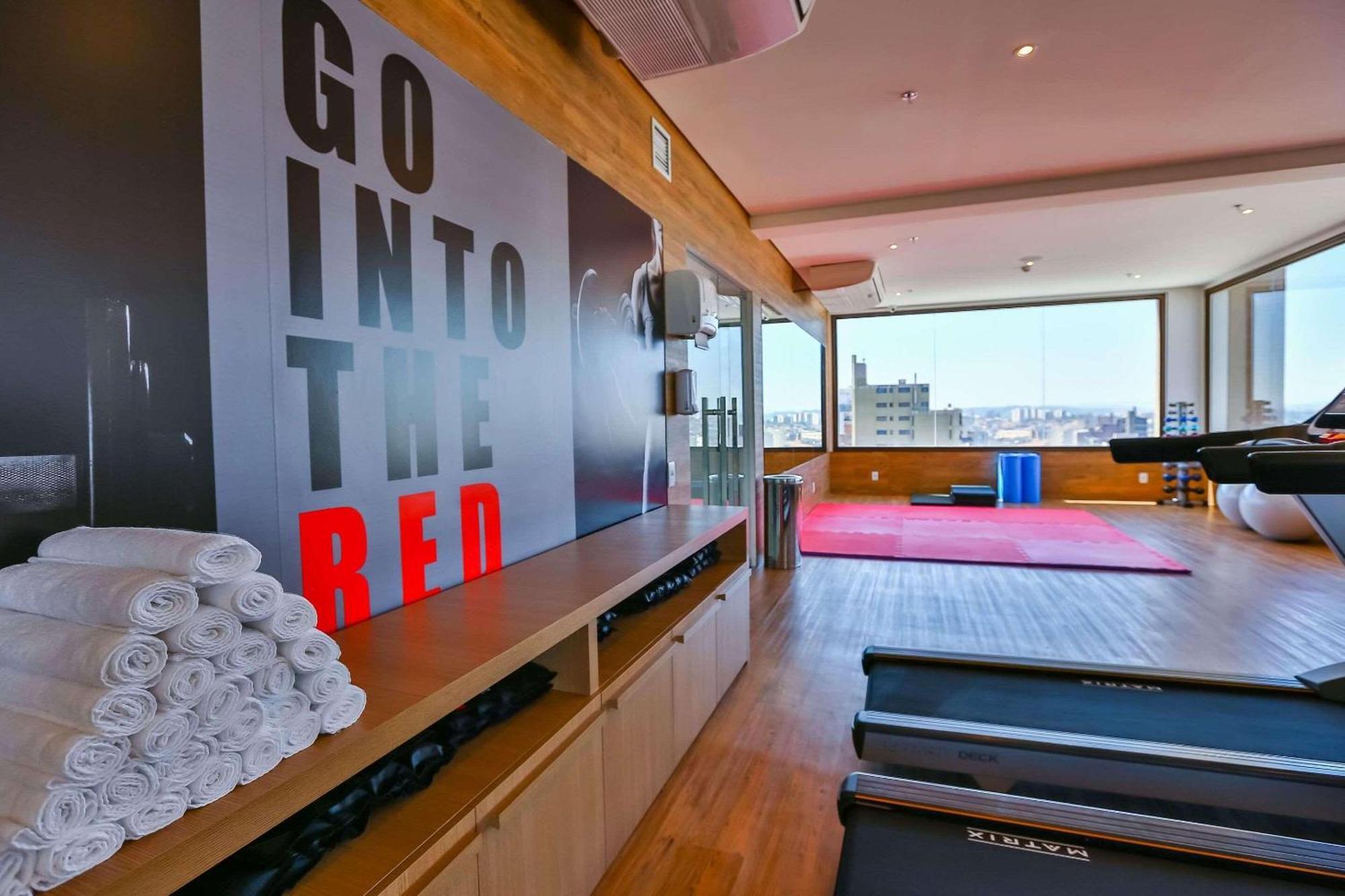 Готель Radisson Red Campinas Кампінас Екстер'єр фото The gym at the 100 East 53rd Street location
